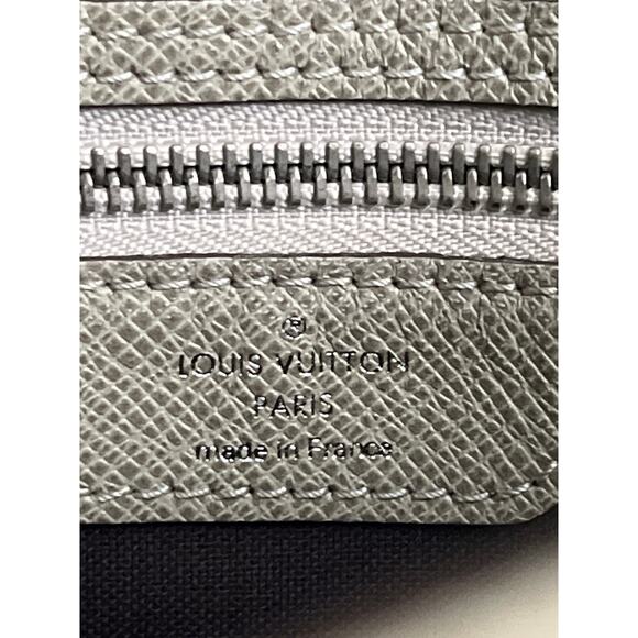 Louis Vuitton Taiga Roman MM Ardoise Gray Messenger Crossbody Bag 2009 - Picture 2 of 16